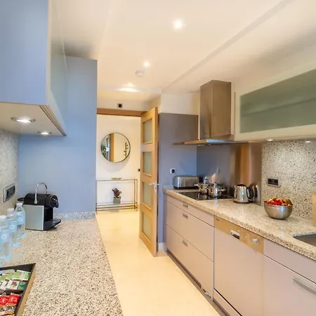 Marbella Banus Suites - Jardines Del Principe - Golden Mile - Luxury Residence - Premium 3Br - 3Ba - Spacious Outdoor Terrace - S Pool - Gym - Premium Finishes - Prime Golden Mile Location - Ideal For Families *